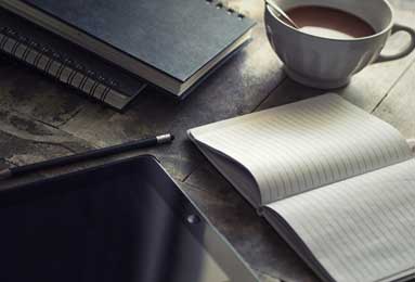 800天领跑却零冠军！阿伯恩茅斯紧咬榜首，钢铁防线阿森纳要慌？